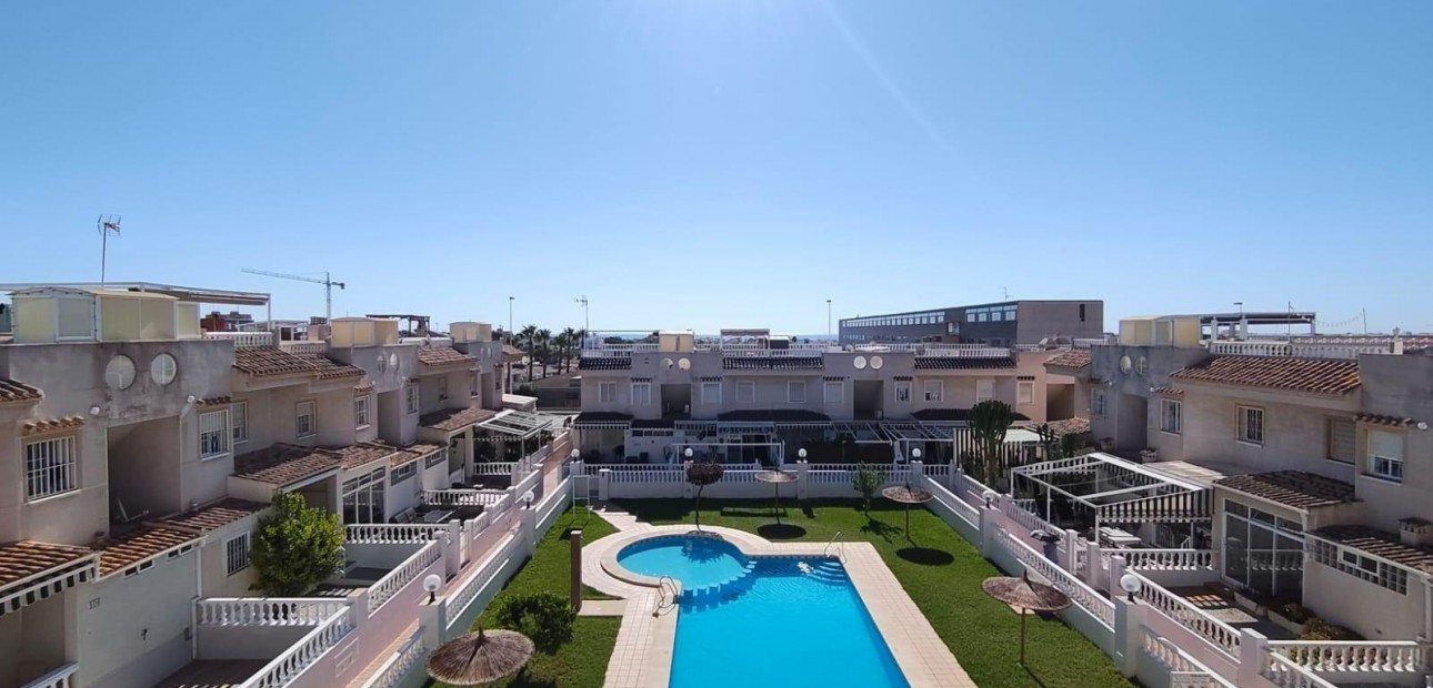 Herverkoop - Bungalow -
Torrevieja - Parque las naciones