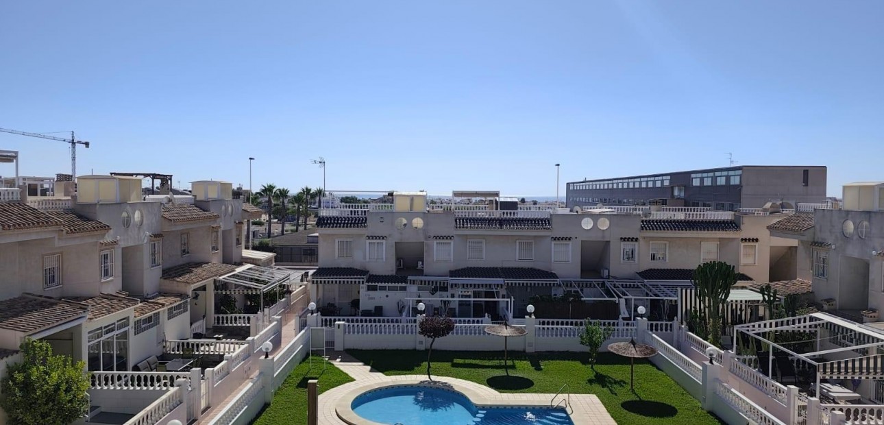 Herverkoop - Bungalow -
Torrevieja - Parque las naciones