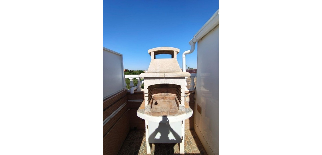 Herverkoop - Bungalow -
Torrevieja - Parque las naciones