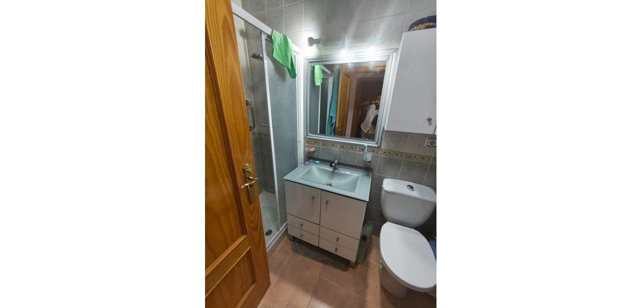 Herverkoop - Bungalow -
Torrevieja - Parque las naciones