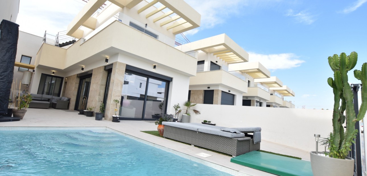 Herverkoop - Detached Villa -
Los Montesinos - Los Montesinos - Village