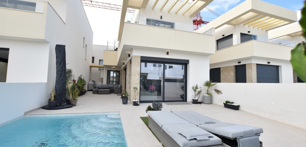 Herverkoop - Detached Villa -
Los Montesinos - Los Montesinos - Village