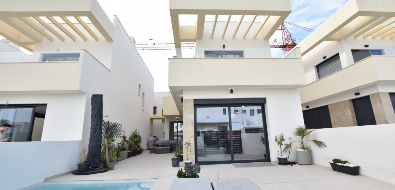 Herverkoop - Detached Villa -
Los Montesinos - Los Montesinos - Village