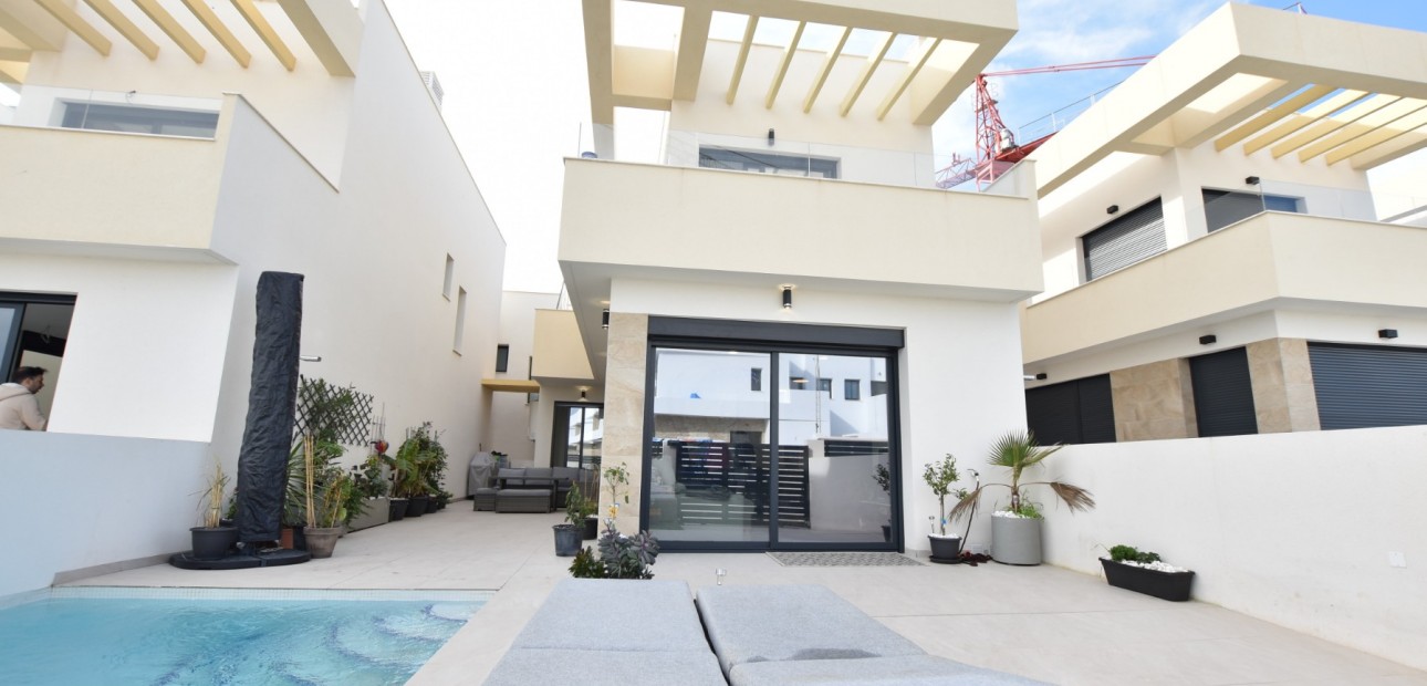 Herverkoop - Detached Villa -
Los Montesinos - Los Montesinos - Village