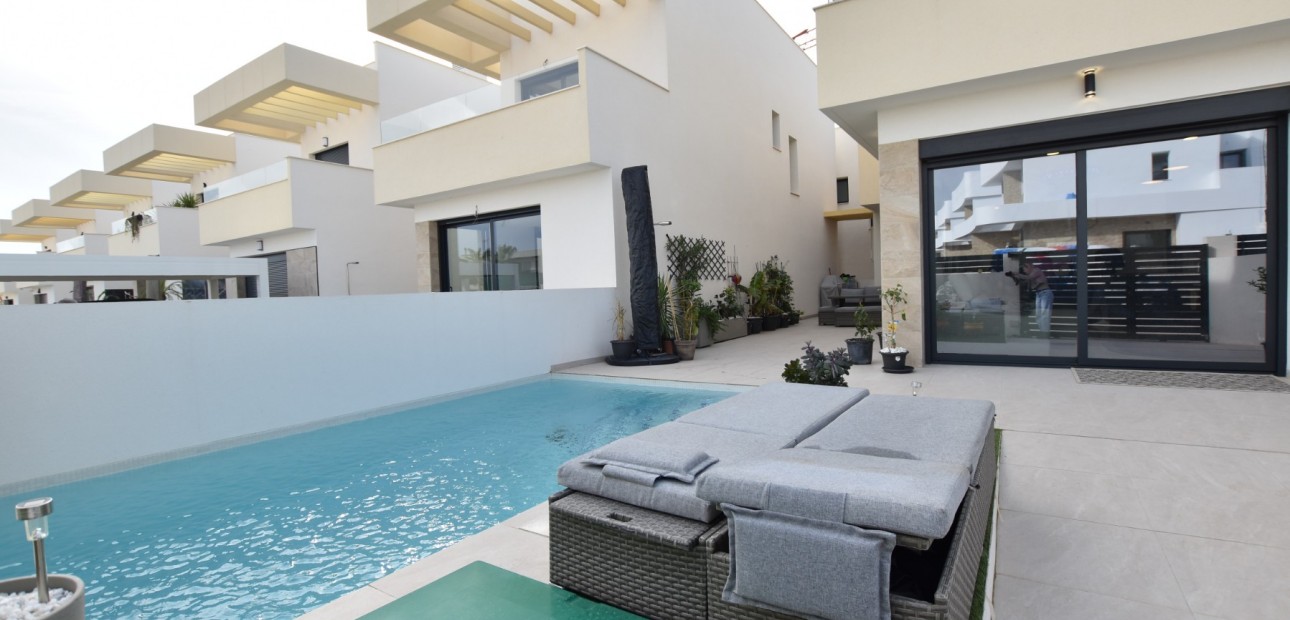 Herverkoop - Detached Villa -
Los Montesinos - Los Montesinos - Village