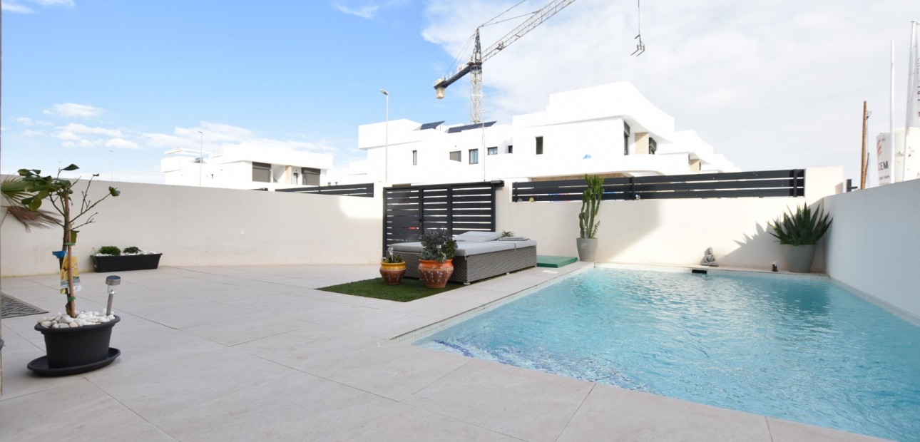 Herverkoop - Detached Villa -
Los Montesinos - Los Montesinos - Village