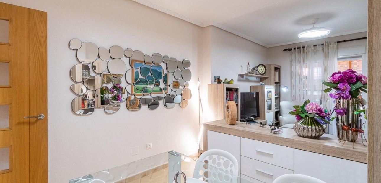Herverkoop - Appartement / flat -
Torrevieja - Centro