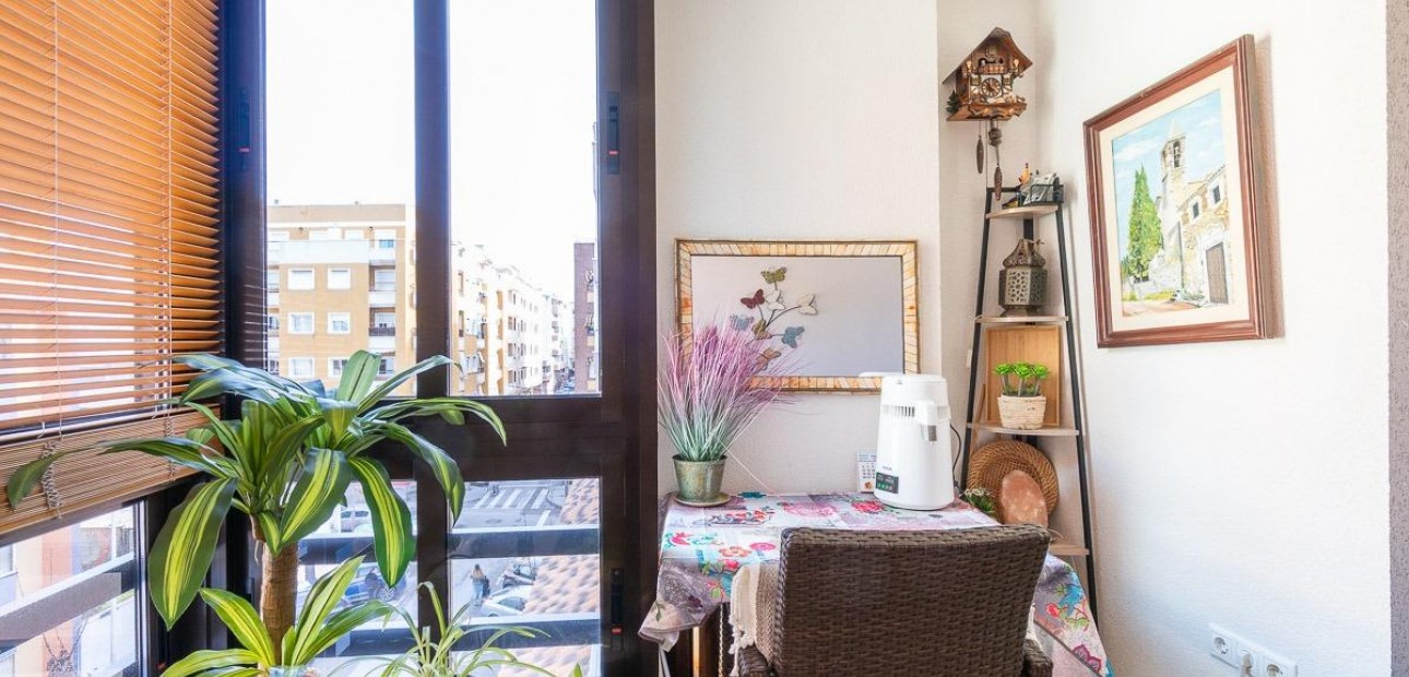 Herverkoop - Appartement / flat -
Torrevieja - Centro