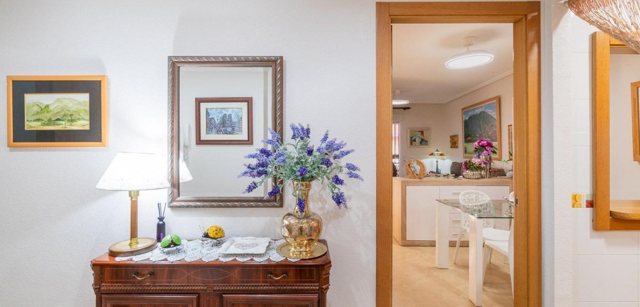 Herverkoop - Appartement / flat -
Torrevieja - Centro