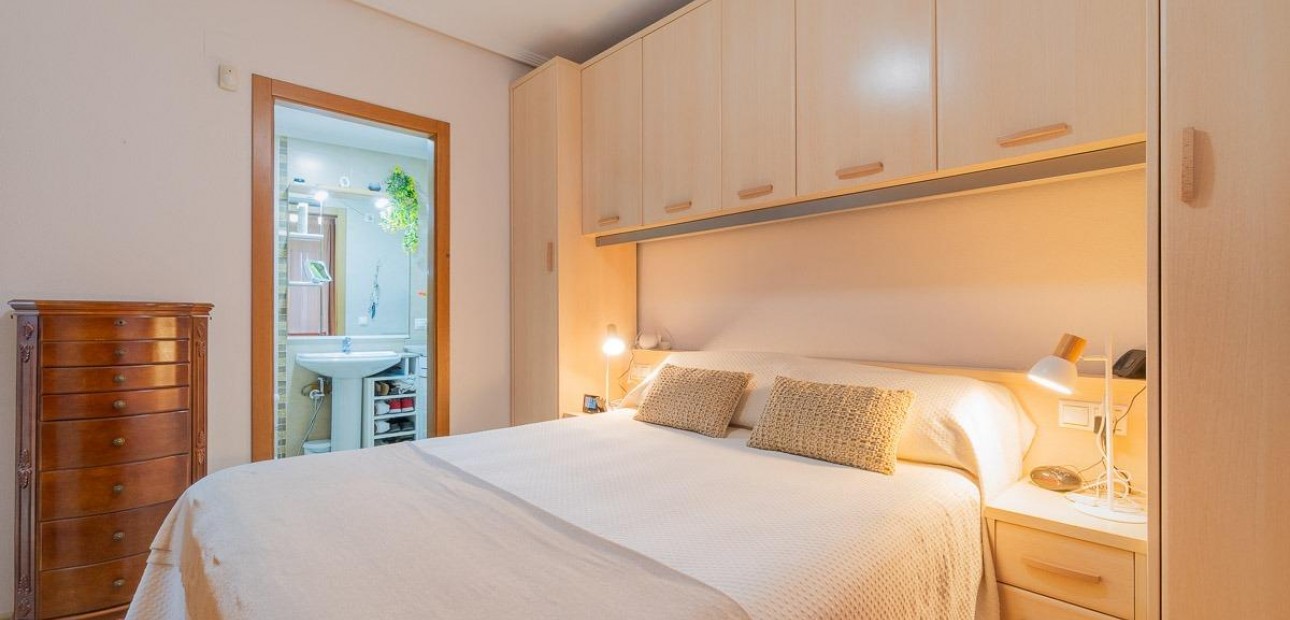 Herverkoop - Appartement / flat -
Torrevieja - Centro