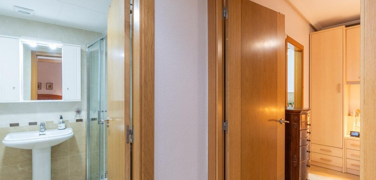 Herverkoop - Appartement / flat -
Torrevieja - Centro