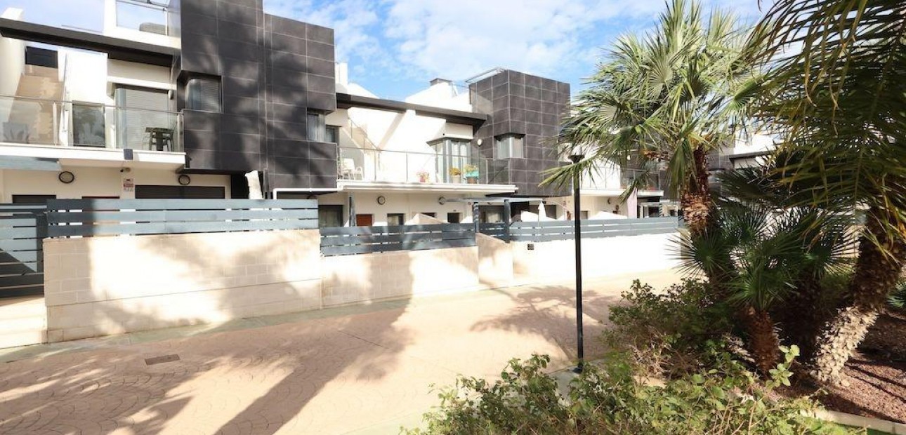 Herverkoop - Terraced house -
Orihuela Costa - Los Dolses