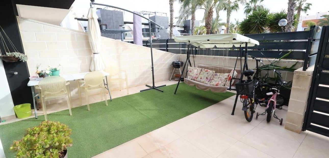 Herverkoop - Terraced house -
Orihuela Costa - Los Dolses