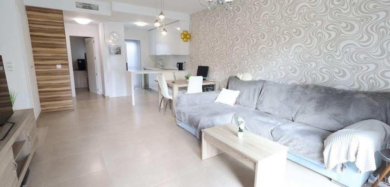 Herverkoop - Terraced house -
Orihuela Costa - Los Dolses