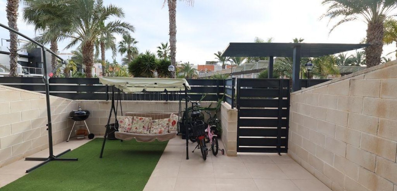 Herverkoop - Terraced house -
Orihuela Costa - Los Dolses