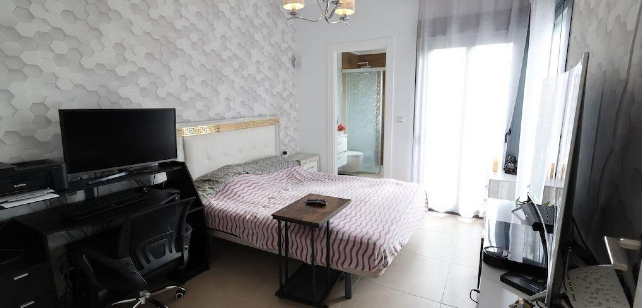 Herverkoop - Terraced house -
Orihuela Costa - Los Dolses