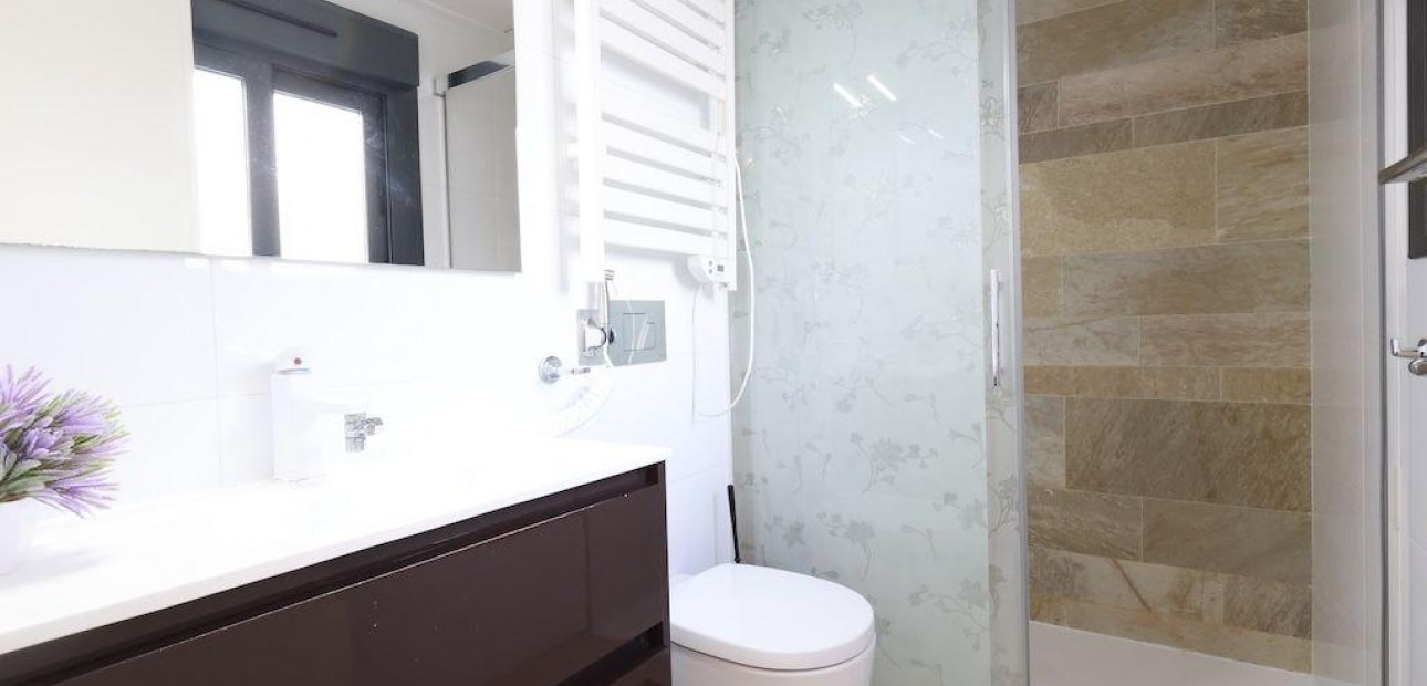 Herverkoop - Terraced house -
Orihuela Costa - Los Dolses