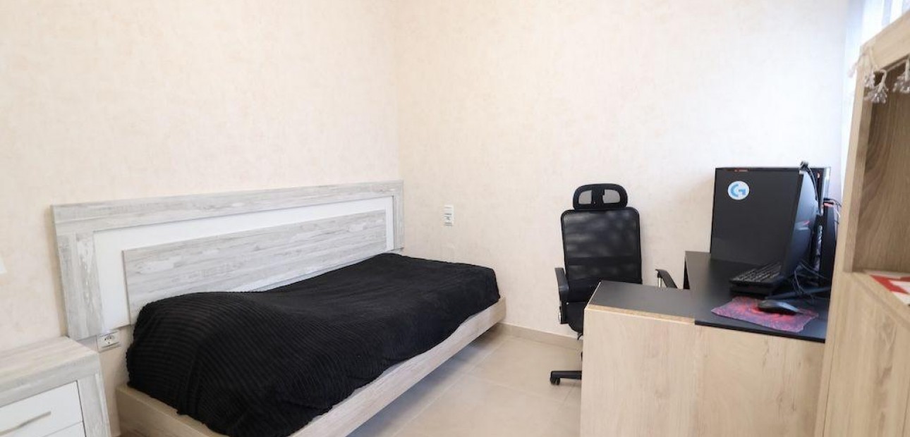 Herverkoop - Terraced house -
Orihuela Costa - Los Dolses