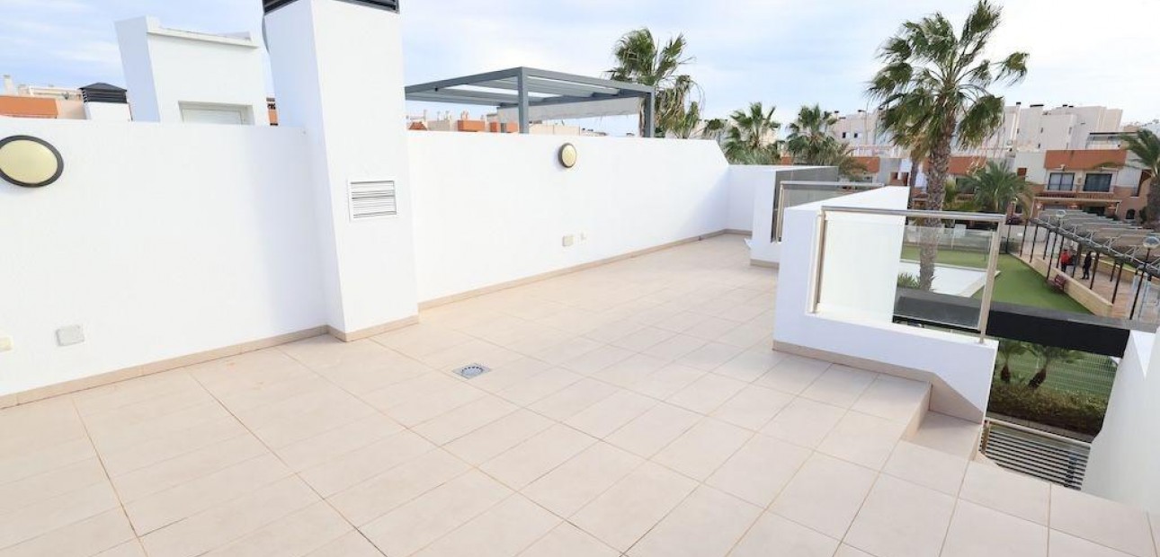 Herverkoop - Terraced house -
Orihuela Costa - Los Dolses