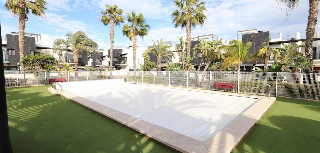 Herverkoop - Terraced house -
Orihuela Costa - Los Dolses