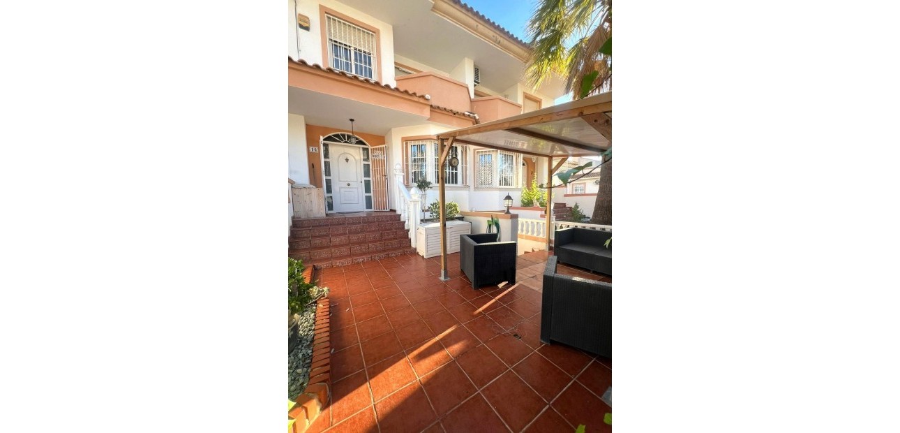 Herverkoop - Terraced house -
Orihuela Costa - Villamartín-Las Filipinas