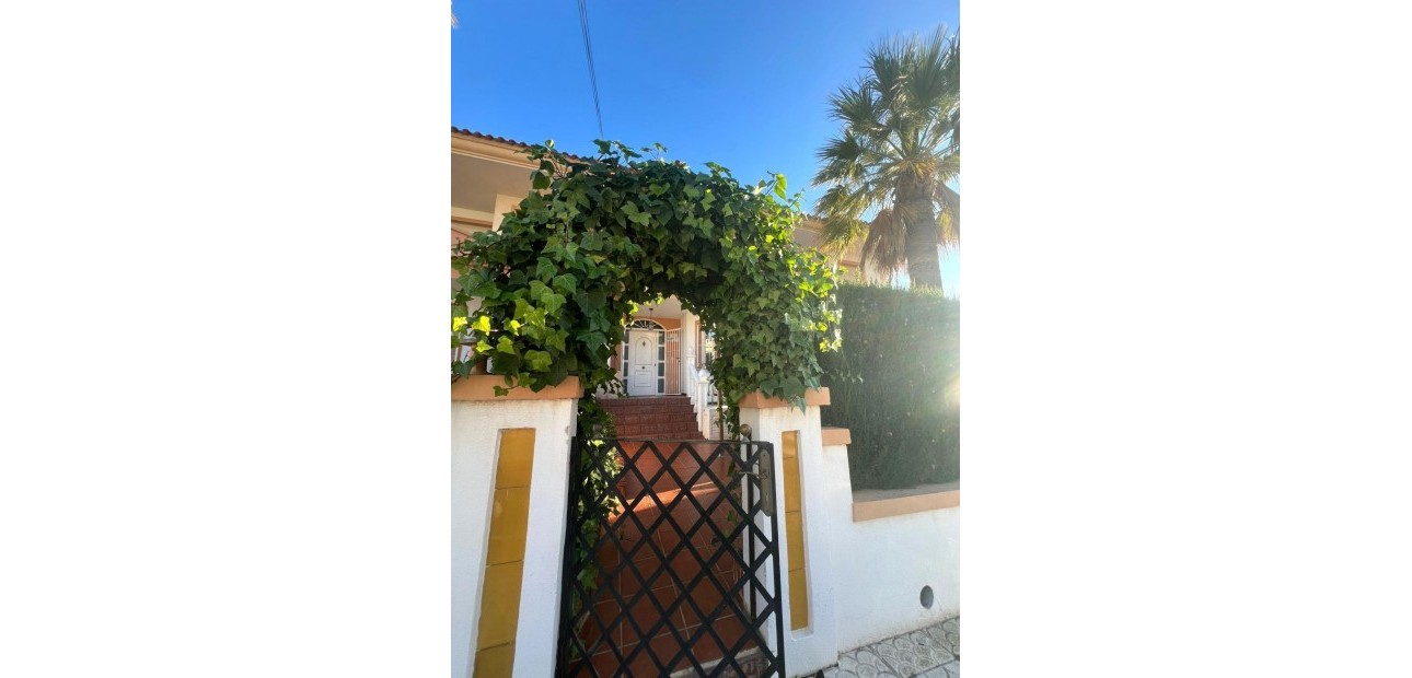 Herverkoop - Terraced house -
Orihuela Costa - Villamartín-Las Filipinas