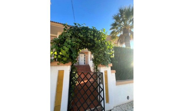 Herverkoop - Terraced house -
Orihuela Costa - Villamartín-Las Filipinas