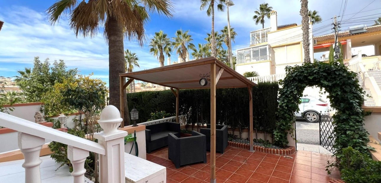 Herverkoop - Terraced house -
Orihuela Costa - Villamartín-Las Filipinas