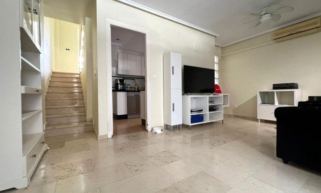Herverkoop - Terraced house -
Orihuela Costa - Villamartín-Las Filipinas