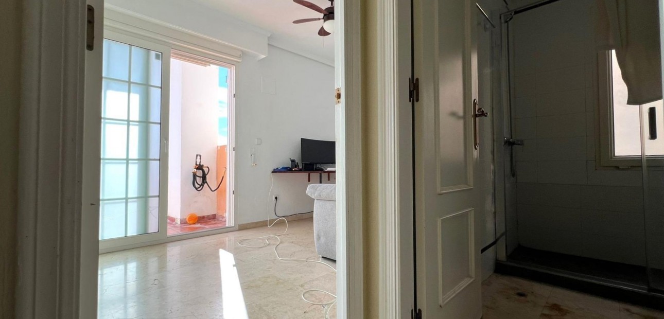 Herverkoop - Terraced house -
Orihuela Costa - Villamartín-Las Filipinas