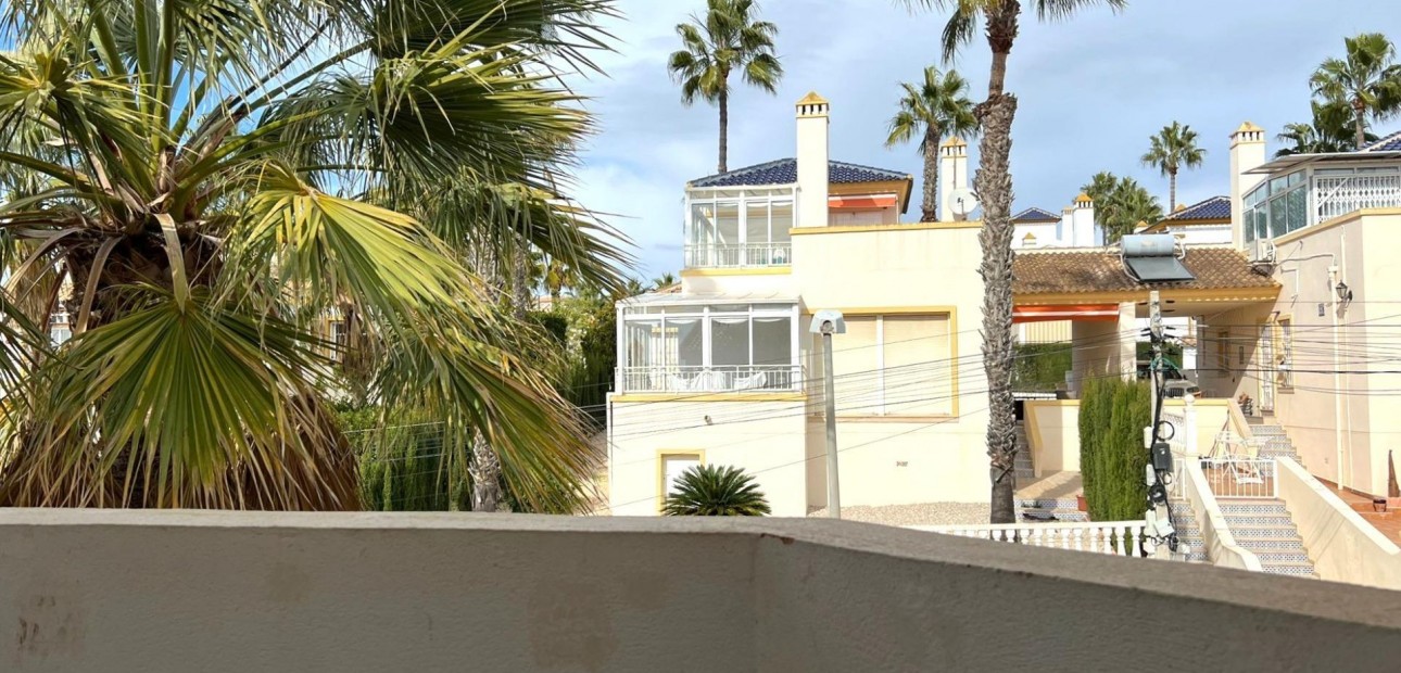 Herverkoop - Terraced house -
Orihuela Costa - Villamartín-Las Filipinas