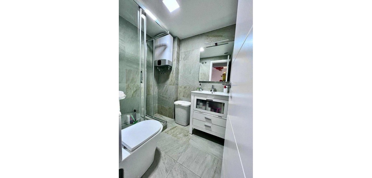 Herverkoop - Appartement / flat -
Torrevieja - Acequion