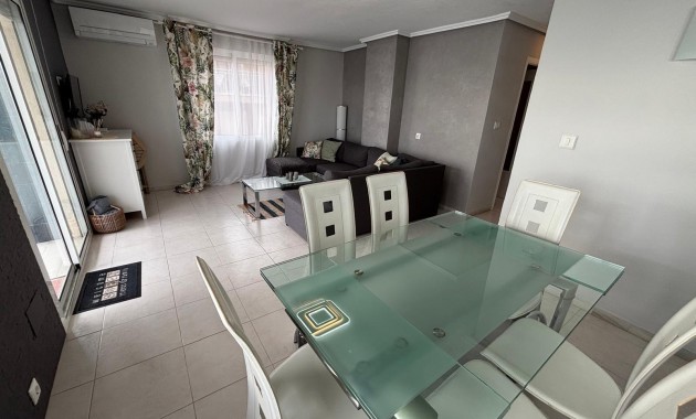 Herverkoop - Appartement / flat -
Torrevieja - Acequion