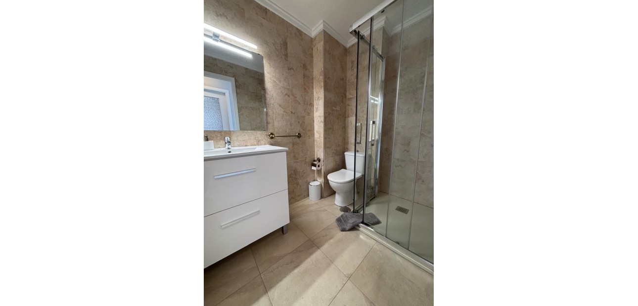 Herverkoop - Appartement / flat -
Torrevieja - Acequion