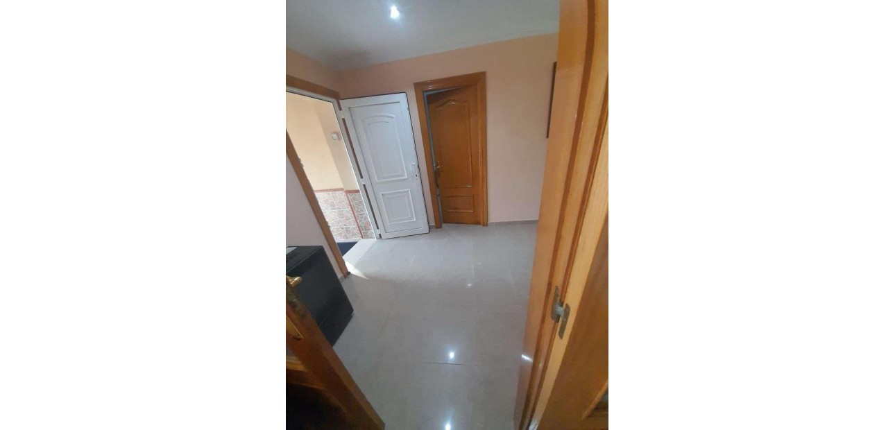 Herverkoop - Villa -
Torrevieja - Punta prima