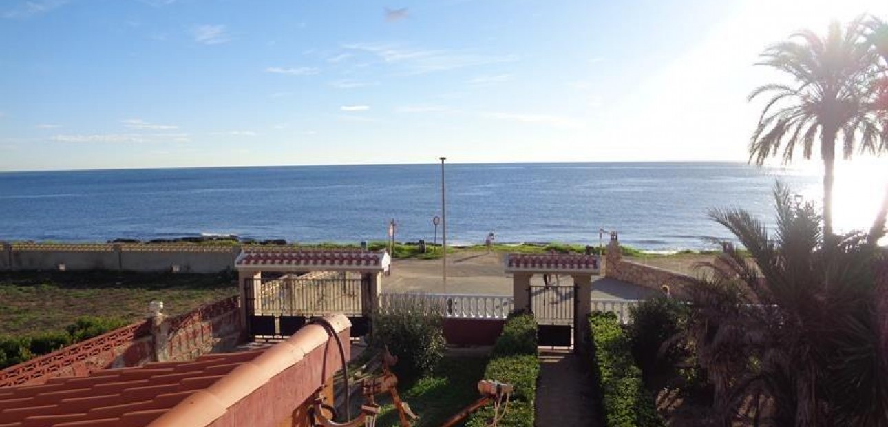 Herverkoop - Villa -
Torrevieja - Punta prima