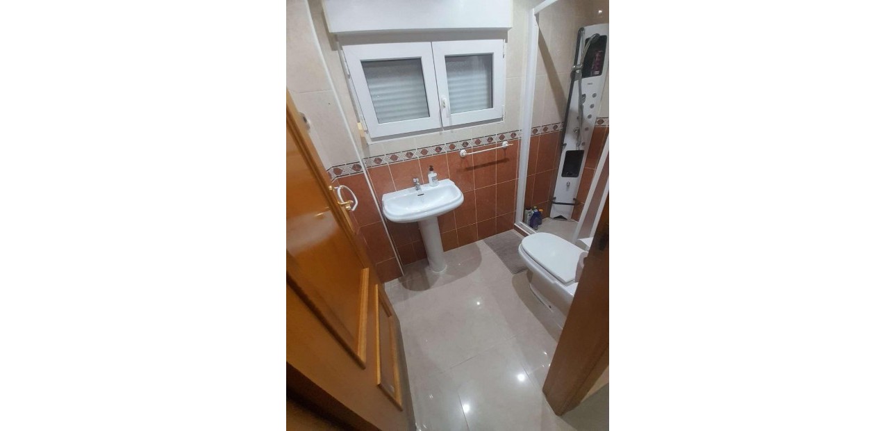 Herverkoop - Villa -
Torrevieja - Punta prima