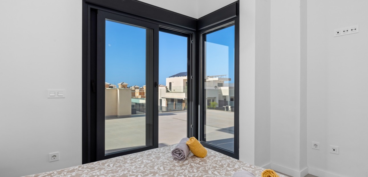 Herverkoop - Semi Detached Villa -
San Fulgencio - La Marina