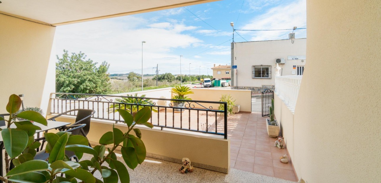 Herverkoop - Terraced house -
Orihuela - Desamparados-Hurchillo-Torremendo