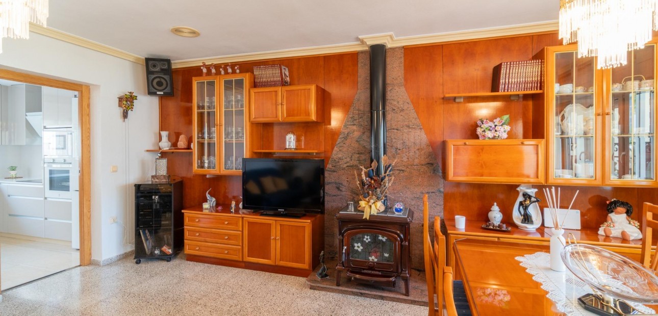 Herverkoop - Terraced house -
Orihuela - Desamparados-Hurchillo-Torremendo