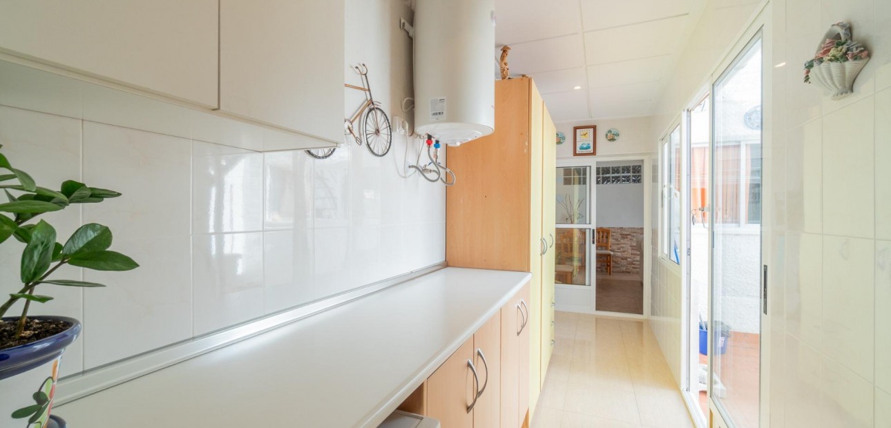 Herverkoop - Terraced house -
Orihuela - Desamparados-Hurchillo-Torremendo