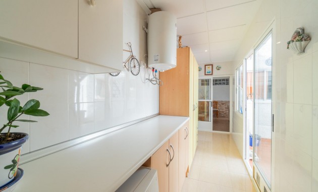 Herverkoop - Terraced house -
Orihuela - Desamparados-Hurchillo-Torremendo