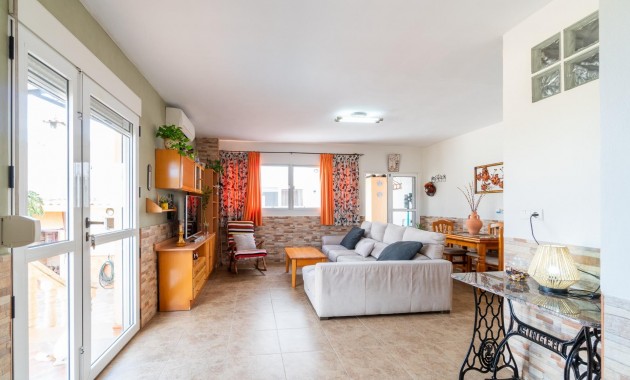 Herverkoop - Terraced house -
Orihuela - Desamparados-Hurchillo-Torremendo