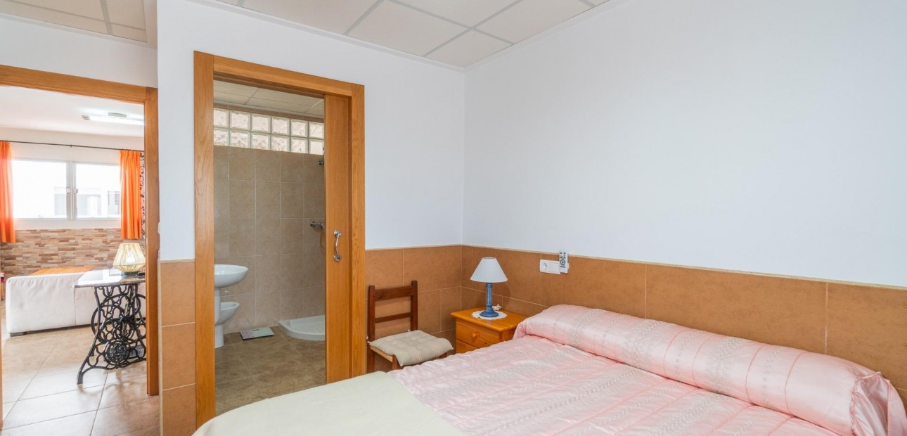 Herverkoop - Terraced house -
Orihuela - Desamparados-Hurchillo-Torremendo