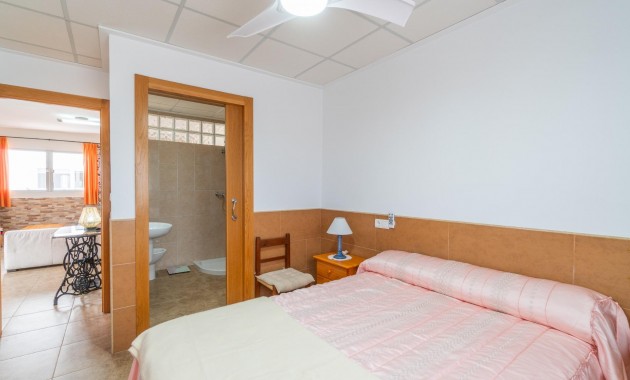 Herverkoop - Terraced house -
Orihuela - Desamparados-Hurchillo-Torremendo