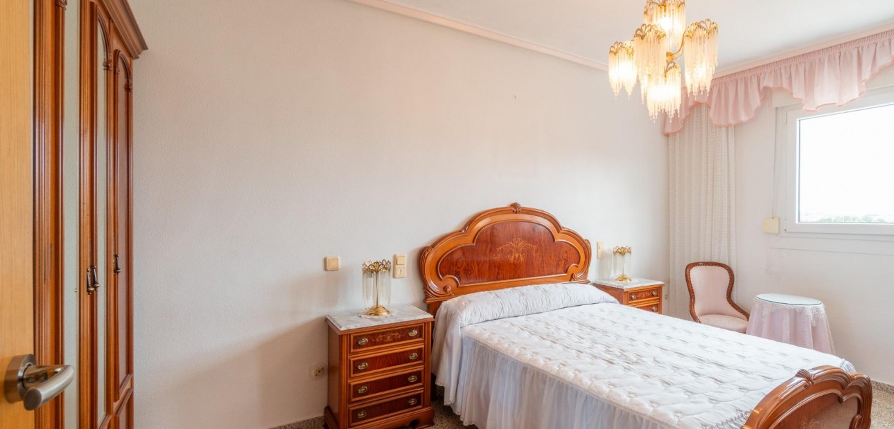 Herverkoop - Terraced house -
Orihuela - Desamparados-Hurchillo-Torremendo