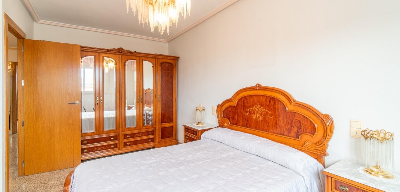 Herverkoop - Terraced house -
Orihuela - Desamparados-Hurchillo-Torremendo