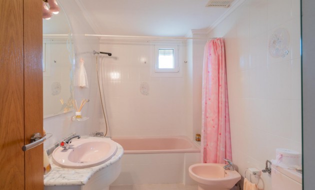 Herverkoop - Terraced house -
Orihuela - Desamparados-Hurchillo-Torremendo