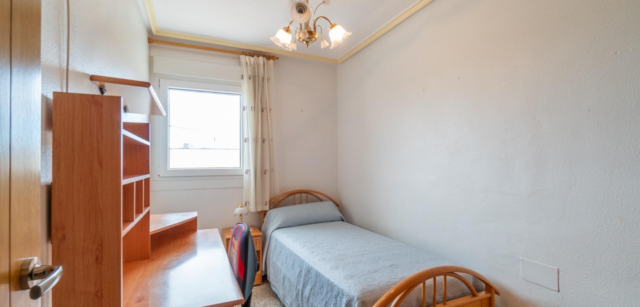 Herverkoop - Terraced house -
Orihuela - Desamparados-Hurchillo-Torremendo