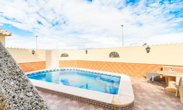 Herverkoop - Terraced house -
Orihuela - Desamparados-Hurchillo-Torremendo